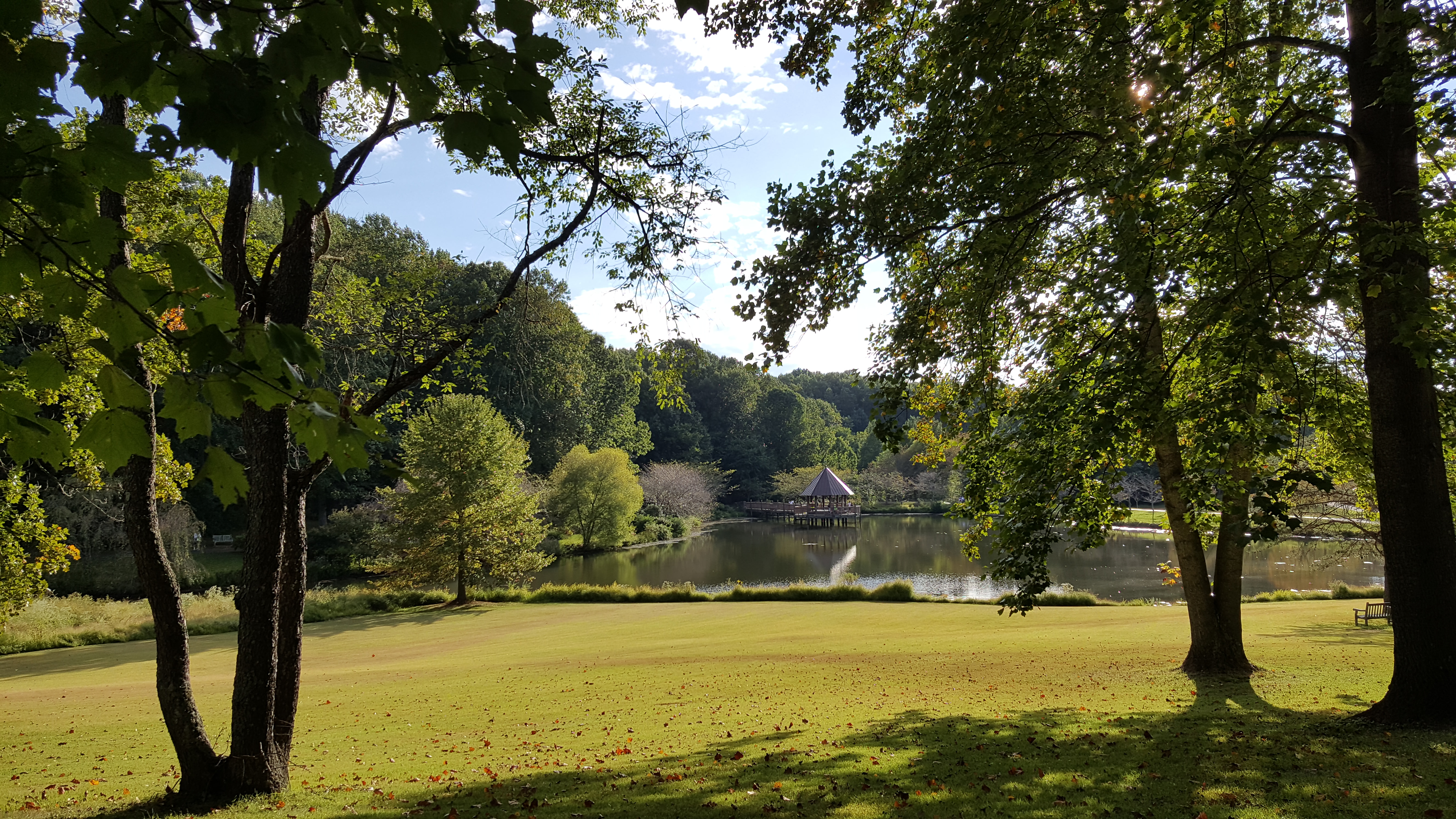 01 - Panorama_with_Lake_Caroline_173245
