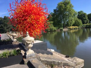 “Summer Sun,” blown glass and steel sculpture by Dale Chihuly, at Royal Botanic Gardens, Kew, London, England Photo © 2019 Nancy Smith Brooks