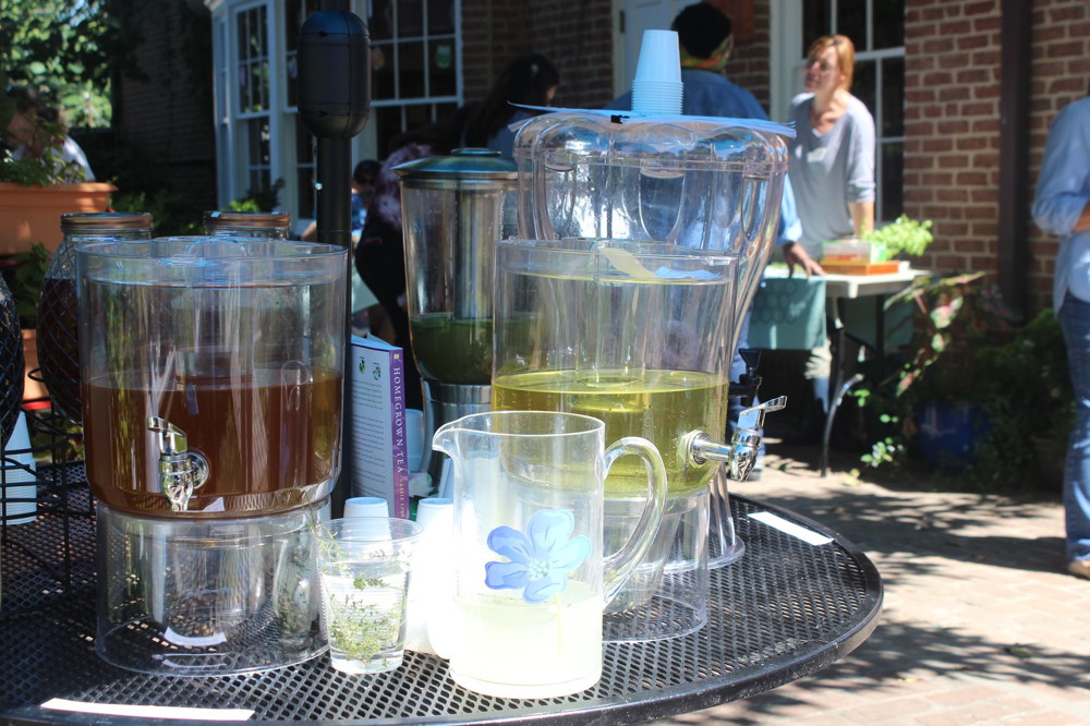 Delicious herbal teas & lemonades for the Autumnfest visitors. Photo © 2019 MGNV