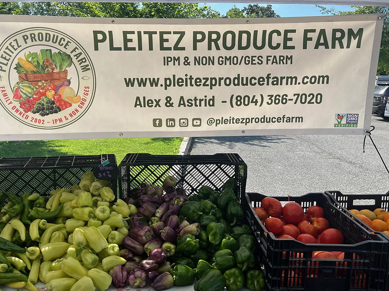Pleitez Produce Farm banner at the Fairlington market