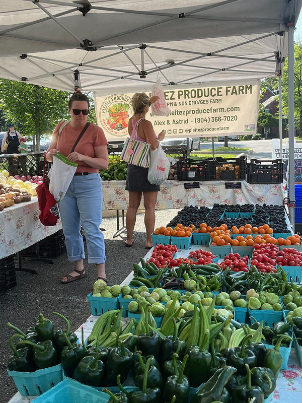 Pleitez Produce Farm vegetables at the Fairlington market.